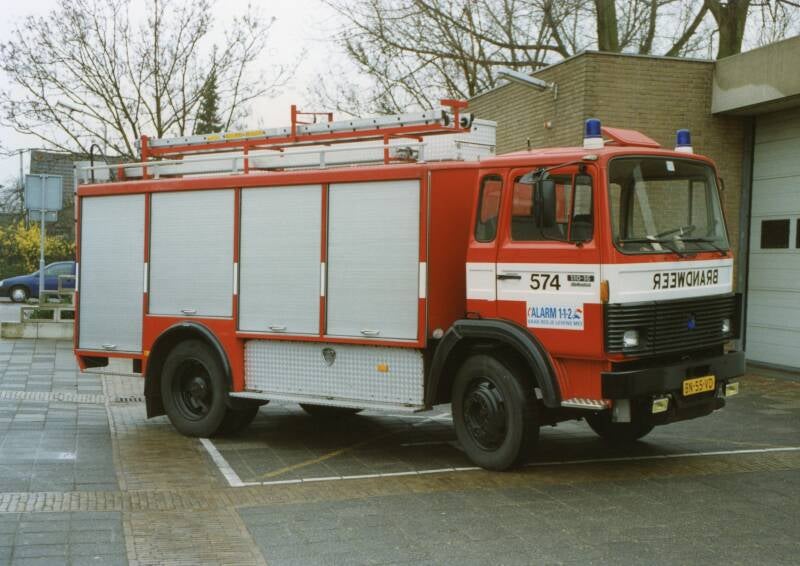 Kenteken: BN-55-VD Roepnummer: 574 Type voertuig: HV-2 Merk &amp; Type: Iveco 110.16AF Opbouw: Spijkstaal Bouwjaar: 1985 In dienst: 1985 Uit dienst: 2004