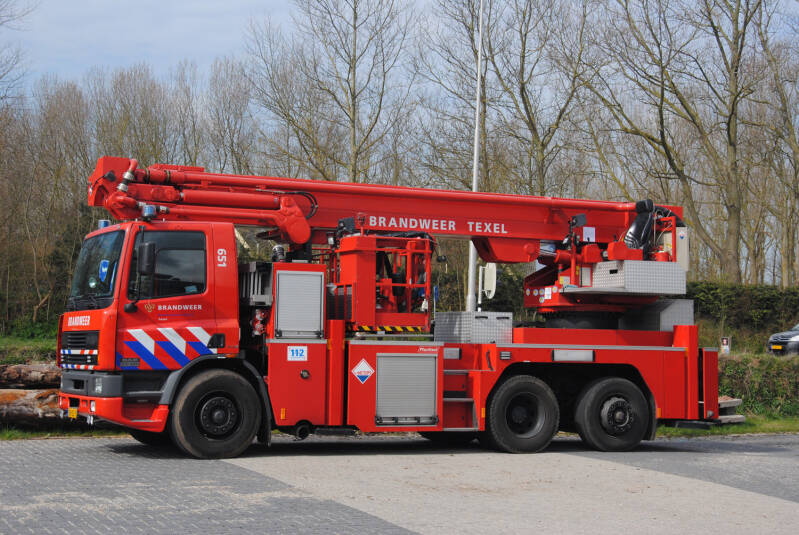 Kenteken: BN-DS-71 Roepnummer: 651 > 10-5951 Type voertuig: HW-27,5 Merk &amp; Type: DAF FFN75.320CF405 Opbouw: Hilton Bouwjaar: 2002 In dienst: 2011 Uit dienst: 2020.  Afkomstig van brandweer Hilversum