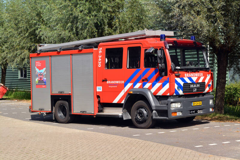 Kenteken: BN-GH-84 Roepnummer: 62-648 > 16-3430 Type voertuig: TS7 LD3200 HD240 T1500 Merk &amp; Type: MAN 14.225LF Opbouw: HDS-Godiva Bouwjaar: 2002 In dienst: 2002 Uit dienst: