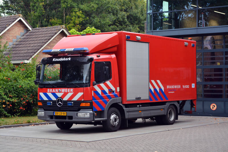 Kenteken: BN-LB-44 Roepnummer: 16-9282 Type voertuig: GM2 (arbeidshygiëne) Merk &amp; Type: Mercedes Benz 1018-36[Atego] Opbouw: Akkermans Bouwjaar: 2003 In dienst: 2017. Uit dienst: 2024.  Regionaal voertuig. Afkomstig van Sassenheim. Naar Voorhout.