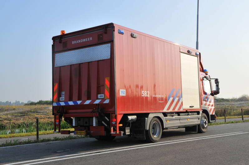 Kenteken: BN-NH-40 Roepnummer: 582 > 16-3071 Type voertuig: HV-2 Merk &amp; Type: Mercedes Benz 1018-36[Atego] Opbouw: Akkermans Bouwjaar: 2003 In dienst: 2006 Uit dienst:. Regionaal voertuig, tot 2006 in Woubrugge. Per 09-2017 tbv afd. vakbekwaamheid