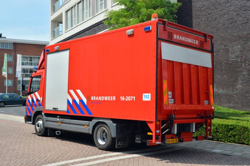 Kenteken: BN-RB-18 Roepnummer: 887 > 16-2071 Type voertuig: HV Merk &amp; Type: Mercedes Benz 1018-36[Atego] Opbouw: Akkermans Bouwjaar: 2004 In dienst: 2004 Uit dienst: 2026
