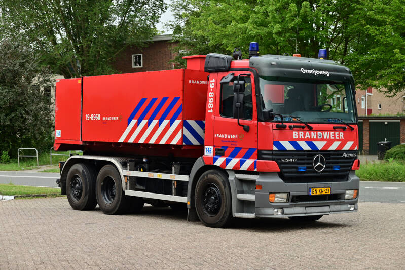 Kenteken: BN-XN-23 Roepnummer: 19-4362 > 19-8981 Type voertuig: HA Merk &amp; Type: Mercedes Benz 2540L48(6x2)[Actros] Opbouw: VDL Bouwjaar: 2003 In dienst: 2003 Uit dienst: Standplaats: Goes - Oranjeweg. 
