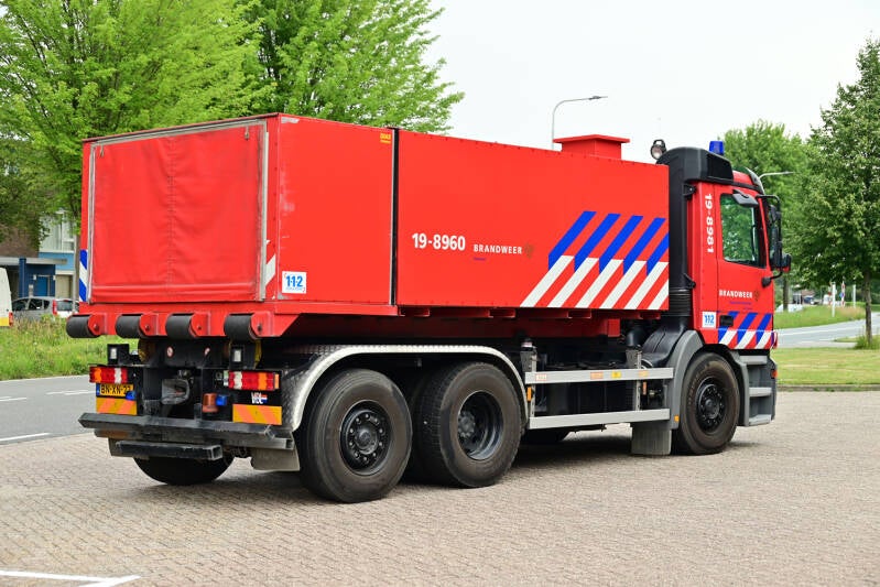 Kenteken: BN-XN-23 Roepnummer: 19-4362 > 19-8981 Type voertuig: HA Merk &amp; Type: Mercedes Benz 2540L48(6x2)[Actros] Opbouw: VDL Bouwjaar: 2003 In dienst: 2003 Uit dienst: Standplaats: Goes - Oranjeweg. 