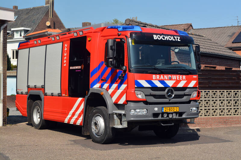 Kenteken: 21-BDD-2 Roepnummer: 24-3141 > 24-1131 Type voertuig: TST7 LD3500 HD250 T2500/200 Merk &amp; Type: Mercedes Benz 1629AF38[Atego] Opbouw: Kenbri-Rosenbauer Bouwjaar: 2013 In dienst: 2013 Uit dienst: