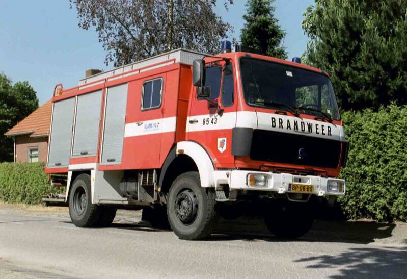 Kenteken: BP-91-DJ Roepnummer: 7 > 851 > 652 Type voertuig: AL-K30 Merk &amp; Type: Mercedes Benz 1622F47 Opbouw: Riffaud Bouwjaar: 1985 In dienst: 1985 Uit dienst: 2001