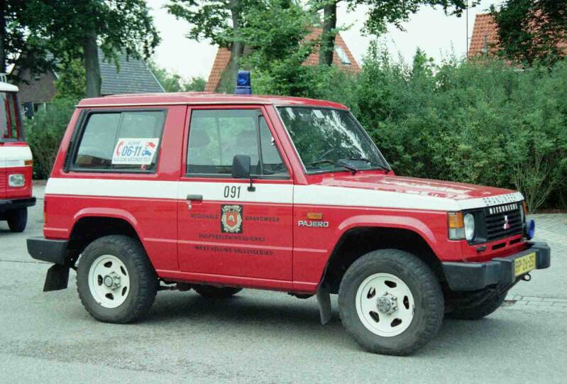 Kenteken: BP-26-ZS Roepnummer: 091 > 283 Type voertuig: DA-BT Merk &amp; Type: Mitsubishi Pajero 2300TD Opbouw: Bouwjaar: 1986 In dienst: 1986 Uit dienst: 2002. Regionaal voertuig.