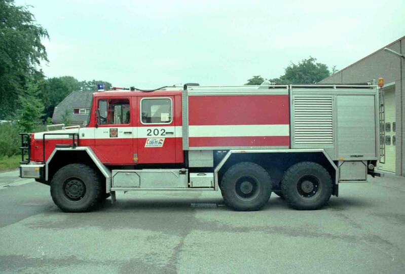 Kenteken: BP-44-TK Roepnummer: 202 Type voertuig: TS6 MD/LD2600 T6500 Merk &amp; Type: Iveco 260.26NW... Opbouw: Ajax-Ziegler Bouwjaar: 1986 In dienst: 1986 Uit dienst: 2004. Geëxporteerd naar: Argentinië (Pedro Luro) 