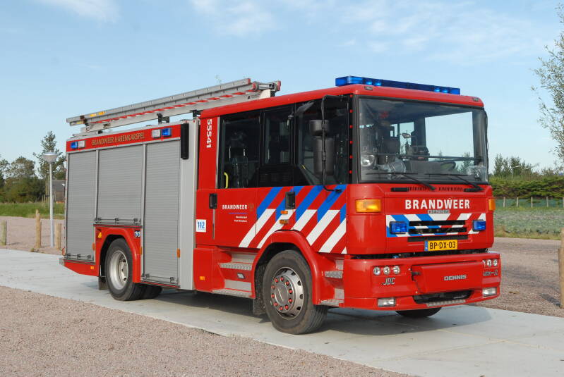 Kenteken: BP-DX-03 Roepnummer: HRK541 > 10-6031 > 10-5633 Type voertuig: TS7 LD3250 HD240 T2500 Merk &amp; Type: Dennis Sabre XL Opbouw: John Dennis-Godiva Bouwjaar: 2004 In dienst: 2004 Uit dienst: