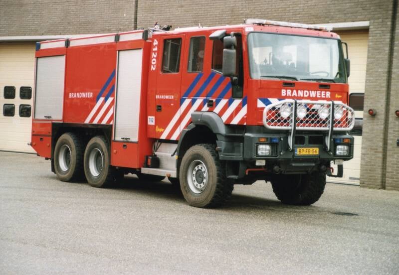 Kenteken: BP-FB-56 Roepnummer: 41-202 > 07-2741 Type voertuig: TS8 LD2800 HD265 T10000 Merk &amp; Type: Iveco MP380EW[Eurotracker] Opbouw: Ziegler Brandweertechniek Bouwjaar: 2004 In dienst: 2004 Uit dienst: 2022