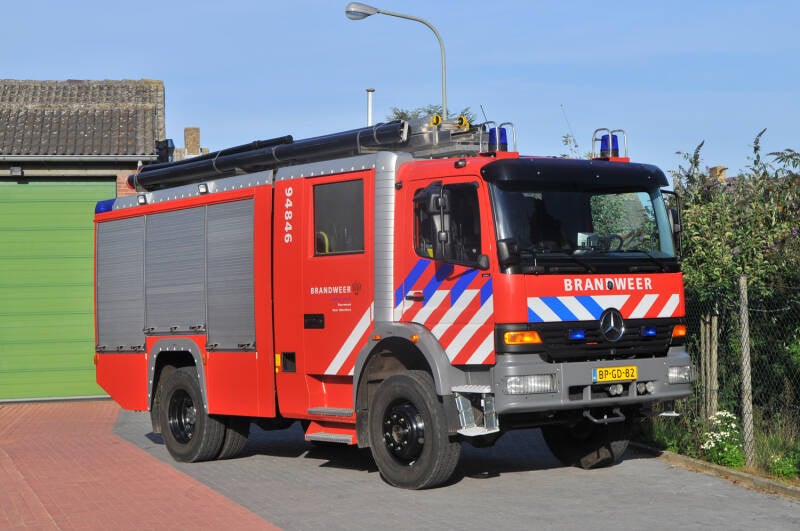 Kenteken: BP-GD-82 Roepnummer: 94-846 > 23-5231 Type voertuig: TS8 LD3000 HD250 T2200 Merk &amp; Type: Mercedes Benz 1628AF36[Atego] Opbouw: Rosenbauer Bouwjaar: 2004 In dienst: 2004 Uit dienst: 2019. Naar regio afd. Beheer