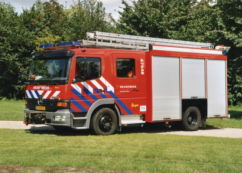 Kenteken: BP-RB-20 Roepnummer: 47-648 > 09-1571 Type voertuig: HV-2 / PM6 Merk &amp; Type: Mercedes Benz 1225F36[Atego] Opbouw: Ziegler Brandweertechniek Bouwjaar: 2004 In dienst: 2004 Uit dienst: 2016.  Naar Nieuwegein-Ziuid.
