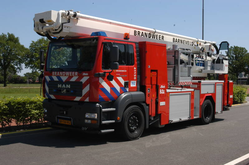 Kenteken: BP-TR-95 Roepnummer: 41-150 > 07-1751 Type voertuig: HW-32 Merk &amp; Type: MAN 18.363FLC [TGA] Opbouw: Metz-Wümag Bouwjaar: 2004 In dienst: 2004 Uit dienst: 2019