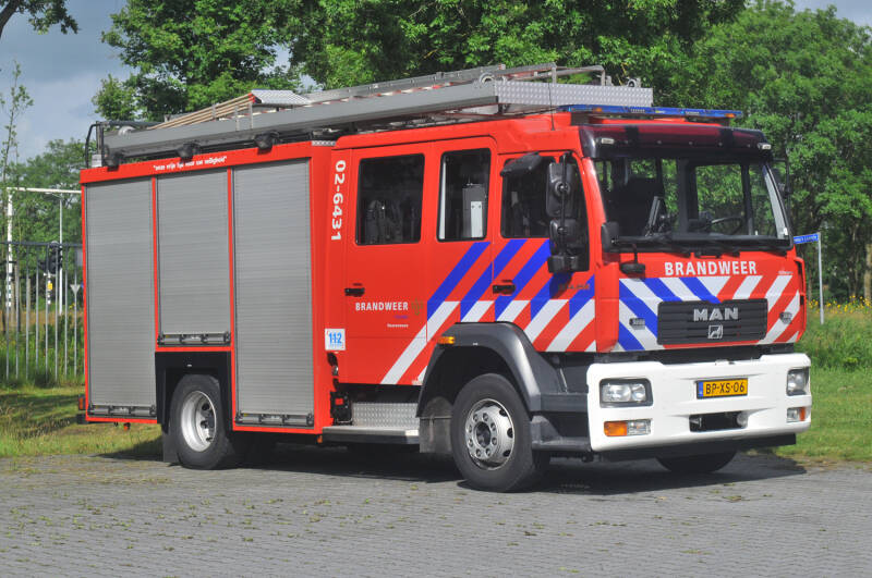 Kenteken: BP-XS-06 Roepnummer: 703 > 02-6431 Type voertuig: TS7 LD3000 HD240 T1500 Merk &amp; Type: MAN 14.255LLLF[M2000-City] Opbouw: Hoogstaal-Godiva Bouwjaar: 2005 In dienst: 2005 Uit dienst: 2020
