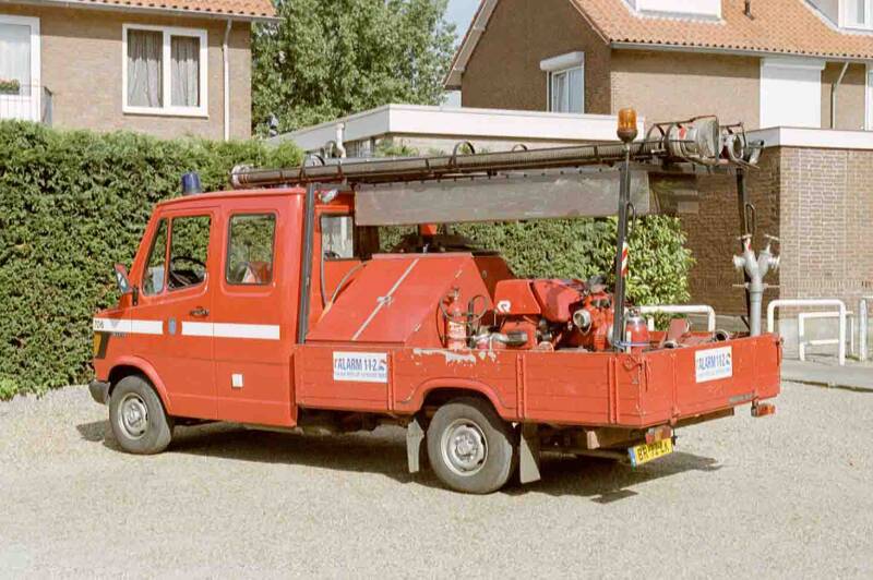 Kenteken: BR-72-LK Roepnummer: 706 Type voertuig: PM5 (MSD LD1700) Merk &amp; Type: Mercedes Benz 307D33 PickUp Opbouw: Eigen bouw / BMW - Rosenbauer (MSD) Bouwjaar: 1986 In dienst: 1986 Uit dienst: 2003
