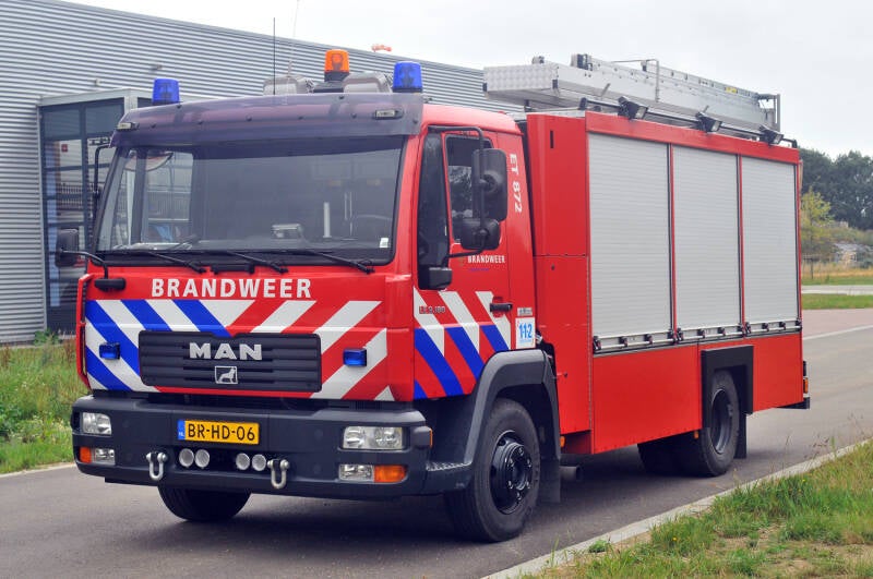 Kenteken: BR-HD-06 Roepnummer: ET872 > 23-5371 Type voertuig: HV-2 Merk &amp; Type: MAN 9.180BBF[L2000] Opbouw: HDS Bouwjaar: 2005 In dienst: 2005 Uit dienst: 2023