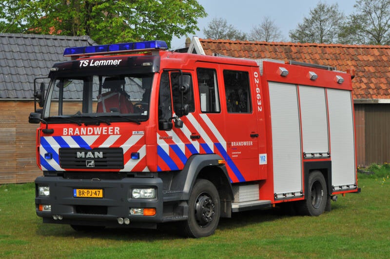 Kenteken: BR-PJ-47 Roepnummer: TS Lemmer > 02-6632 Type voertuig: TS8 LD3250 HD240 T2000 Merk &amp; Type: MAN 14.250LLF[M2000-City] Opbouw: HDS-Godiva Bouwjaar: 2006 In dienst: 2006 Uit dienst: 2023