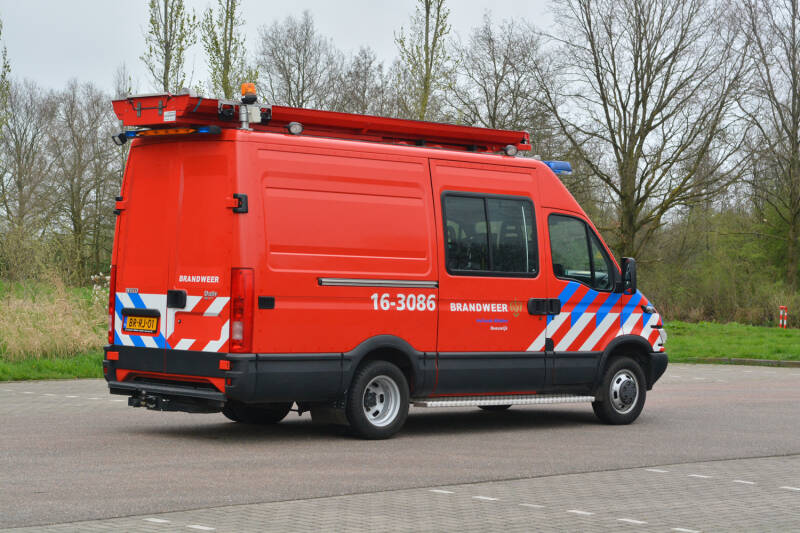 Kenteken: BR-RJ-01 Roepnummer: 678 > 16-3086 Type voertuig: PM. [MSD-LD….] Merk &amp; Type: Iveco Daily 40C70V Opbouw: Bouwjaar: 2006 In dienst: 2006 Uit dienst:
