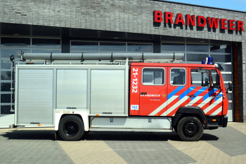 Kenteken: BS-97-SP Roepnummer: 748 > 21-1232 Type voertuig: TS9 LD2400 HD230 T2000 Merk &amp; Type: Mercedes Benz 1117F37[Ecol] Opbouw: Ajax-Ziegler Bouwjaar: 1986 In dienst: 1986 Uit dienst: