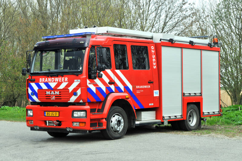 Kenteken: BS-JG-31 Roepnummer: TS MAKKUM > 02-5635 Type voertuig: TS8 LD3250 HD240 T1500 Merk &amp; Type: MAN 14.250LLF[M2000-City] Opbouw: HDS-Godiva Bouwjaar: 2006 In dienst: 2006 Uit dienst: 2022