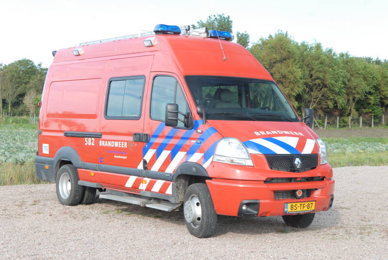 Kenteken: BS-TF-87 Roepnummer: 582 > 10-6003 > 10-5603 Type voertuig: PM7 Merk &amp; Type: Renault Mascott 160-50 Opbouw: C&amp;C-Products Bouwjaar: 2007 In dienst: 2007 Uit dienst: 2017