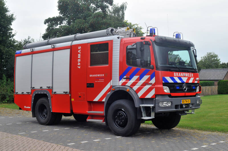 Kenteken: BS-TN-01 Roepnummer: 745 > 23-5731 Type voertuig: TS. LD3000 HD250 T2200/200 Merk &amp; Type: Mercedes Benz 1628AF[Atego] Opbouw: Rosenbauer Bouwjaar: 2007 In dienst: