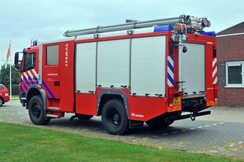 Kenteken: BS-TN-01 Roepnummer: 745 > 23-5731 Type voertuig: TS. LD3000 HD250 T2200/200 Merk &amp; Type: Mercedes Benz 1628AF[Atego] Opbouw: Rosenbauer Bouwjaar: 2007 In dienst: