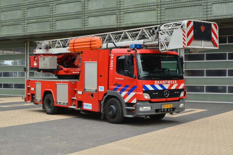 Kenteken: BS-VL-06 Roepnummer: 1552 > 24-3451 Type voertuig: AL-K30 Merk &amp; Type: Mercedes Benz 1528F41[Atego] Opbouw: Hilton-Magirus Bouwjaar: 2007 In dienst: 2007 Uit dienst: 2022. Naar Brunssum