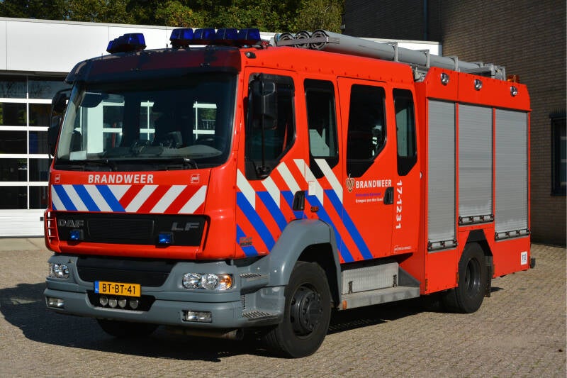 Kenteken: BT-BT-41 Roepnummer: TS34-1 > 17-1231 Type voertuig: TS7 LD3250 HD240 T1500 Merk &amp; Type: DAF FF.LF55.250-15CE380 Opbouw: Cito-Somati-Godiva Bouwjaar: 2007 In dienst: 2007 Uit dienst: 2021.  Naar regio - Vakbekwaamheid 