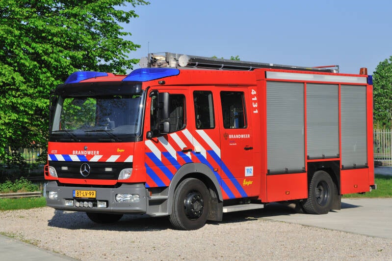 Kenteken: BT-LV-99 Roepnummer: 4131 > 05-4031 > 05-9033 Type voertuig: TS6 LD3000 HD265 T2000/100 Merk &amp; Type: Mercedes Benz 1426F..[Atego] Opbouw: Ziegler Brandweertechniek Bouwjaar: 2007 In dienst: 2007 Uit dienst:.  Sinds 2012 reserve voertuig