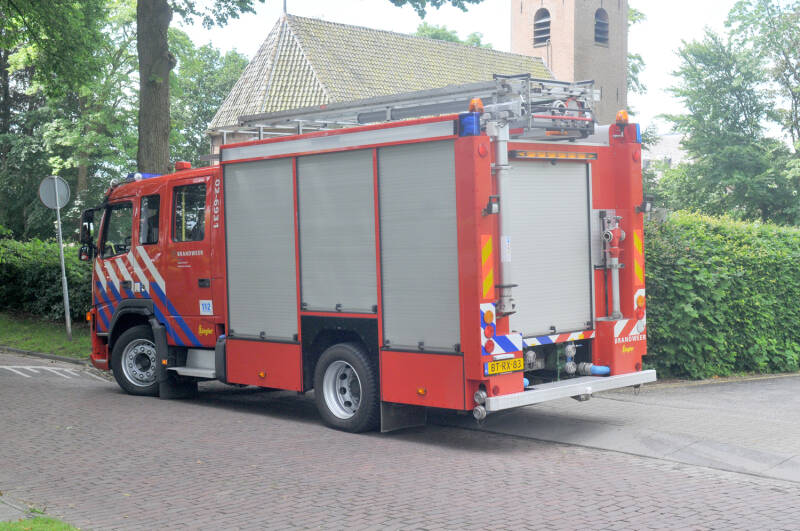 Kenteken: BT-RX-83 Roepnummer: TS-Beetsterzwaag > 02-6931 Type voertuig: TS9 LD2800 HD265 T2400 Merk &amp; Type: Volvo FM9.300 Opbouw: Ziegler Brandweertechniek Bouwjaar: 2008 In dienst: 2008 Uit dienst: 2024