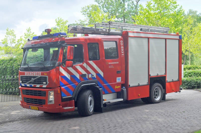 Kenteken: BT-RX-83 Roepnummer: TS-Beetsterzwaag > 02-6931 Type voertuig: TS9 LD2800 HD265 T2400 Merk &amp; Type: Volvo FM9.300 Opbouw: Ziegler Brandweertechniek Bouwjaar: 2008 In dienst: 2008 Uit dienst: 2024