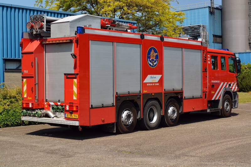 Kenteken: BT-ZL-96 Roepnummer: TS2 Type voertuig: SB6(GS) MD/LD8000 T2500/2500 Merk &amp; Type: Mercedes Benz 3551F73(8x2)[Actros] Opbouw: Ziegler Brandweertechniek Bouwjaar: 2008 In dienst: 2008 Uit dienst: Standplaats: Bergen op Zoom