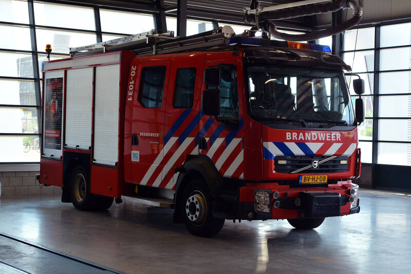 Kenteken: BV-HJ-08 Roepnummer: 20-1031 Type voertuig: TS7 LD3000 HD250 T1600 Merk &amp; Type: Volvo FL280 Opbouw: Ziegler Brandweertechniek Bouwjaar: 2008 In dienst: 2016 Uit dienst:.. Afkomstig van Roosendaal, regionale reserve TS.  