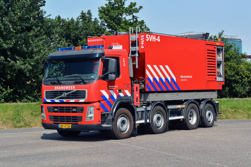 Kenteken: BV-LP-56 Roepnummer: HA12 > 19-4962 Type voertuig: HA Merk &amp; Type: Volvo FM12.400(8x2) Opbouw: Multilift Bouwjaar: 2009 In dienst: 2009 Uit dienst: Standplaats: Vlissingen-Oost