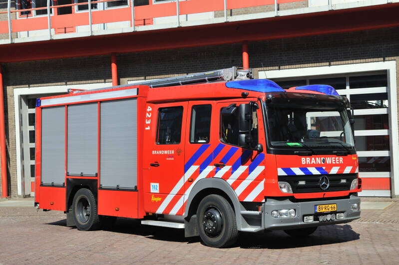 Kenteken: BV-RG-66 Roepnummer: 4231 > 05-4032 Type voertuig: TS7 LD3000 HD265 T2000/100 Merk &amp; Type: Mercedes Benz 1426F36[Atego] Opbouw: Ziegler Brandweertechniek Bouwjaar: 2009 In dienst: 2009 Uit dienst: 2015 Standplaats: Enschede-Zuid