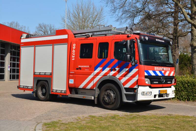 Kenteken: BV-RH-93 Roepnummer: 09-0731 Type voertuig: TS7 LD3000 HD265 T2000 Merk &amp; Type: Mercedes Benz 1329F36[Atego] Opbouw: Gemco-Godiva Bouwjaar: 2009 In dienst: 2020 Uit dienst: .Afkomstig van Utrecht. 