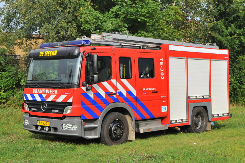 Kenteken: BV-RJ-73 Roepnummer: 48-302 Type voertuig: TS7 LD3000 HD265 T2000 Merk &amp; Type: Mercedes Benz 1329F36[Atego] Opbouw: Gemco-Godiva Bouwjaar: 2009 In dienst: 2009 Uit dienst: 201.