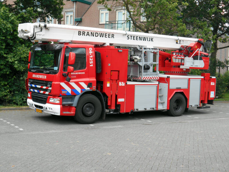 Kenteken: BV-SP-03 Roepnummer: 851 > 04-1251 Type voertuig: HW-32 Merk &amp; Type: DAF FF.CF75.360PC490 Opbouw: Metz-Wümag Bouwjaar: 2009 In dienst: 2009 Uit dienst: