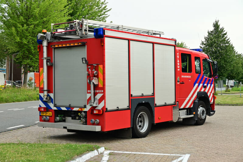 Kenteken: BV-SR-36 Roepnummer: 19-4741 > 19-4931 Type voertuig: TS9 LD3000 HD250 T1900/500 Merk &amp; Type: Volvo FM9.300 Opbouw: Ziegler Brandweertechniek Bouwjaar: 2009 In dienst: 2009 Uit dienst: