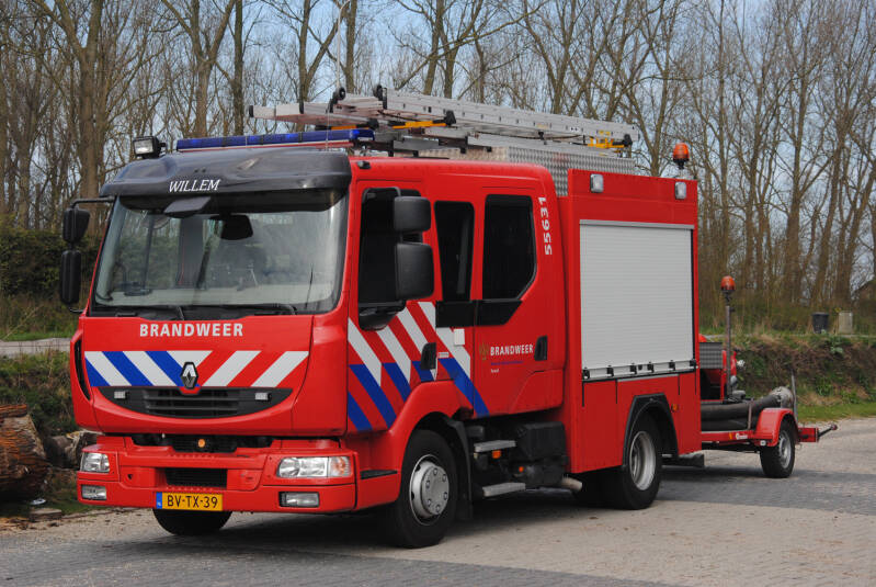 Kenteken: BV-TX-39 Roepnummer: 55-631 Type voertuig: TS8 HD38 T1000/50 Merk &amp; Type: Renault Midlum 220-10 EL Opbouw: FTN-Pratisolli Bouwjaar: 2009 In dienst: 2009 Uit dienst: 2015. Naar de jeugdbrandweer.