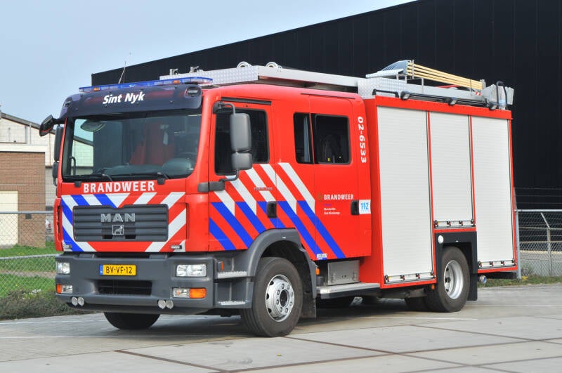 Kenteken: BV-VF-12 Roepnummer: 20-828 > 02-6533 Type voertuig: TS9 LD3200 HD240 T1500 Merk &amp; Type: MAN 15.240BLF[TGM] Opbouw: HDS-Godiva Bouwjaar: 2009 In dienst: 2009 Uit dienst: