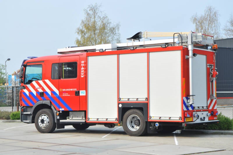 Kenteken: BV-VF-12 Roepnummer: 20-828 > 02-6533 Type voertuig: TS9 LD3200 HD240 T1500 Merk &amp; Type: MAN 15.240BLF[TGM] Opbouw: HDS-Godiva Bouwjaar: 2009 In dienst: 2009 Uit dienst: