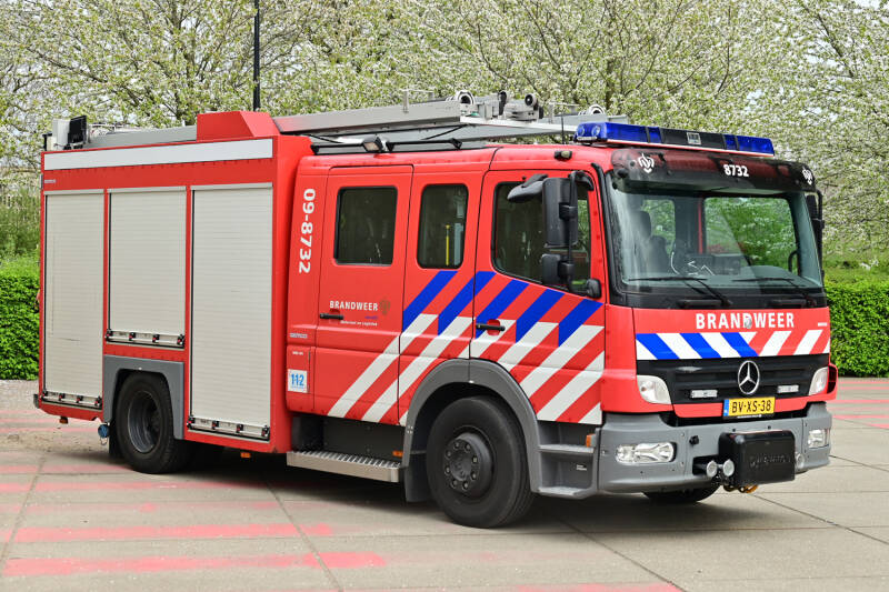 Kenteken: BV-XS-38 Roepnummer: 09-8732 Type voertuig: TS7 LD3250 HD240 T2000 Merk &amp; Type: Mercedes Benz 1329F36[Atego] Opbouw: Gemco-Godiva Bouwjaar: 2009 In dienst: 2023 Uit dienst: Standplaats: Leidsche Rijn