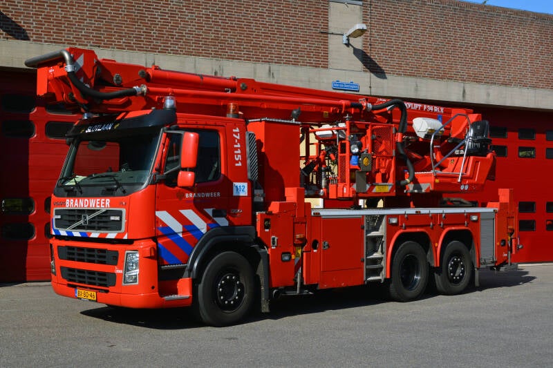 Kenteken: BX-BD-46 Roepnummer: HW33-1 > 17-1151 Type voertuig: HW-34 Merk &amp; Type: Volvo FM9.350 Opbouw: Kenbri-Bronto Bouwjaar: 2009 In dienst: 2009 Uit dienst: 2022