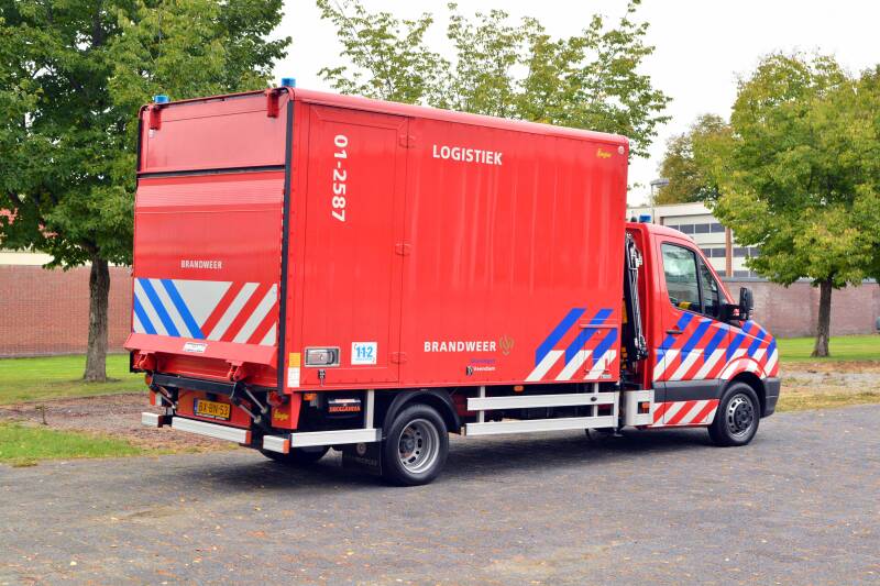 Kenteken: BX-BN-53 Roepnummer: 34-820 &gt; 01-2587 Type voertuig: VW-logistiek Merk &amp; Type: Volkswagen Crafter Opbouw: Ziegler Brandweertechniek Bouwjaar: 2009 In dienst: 2009 Uit dienst: