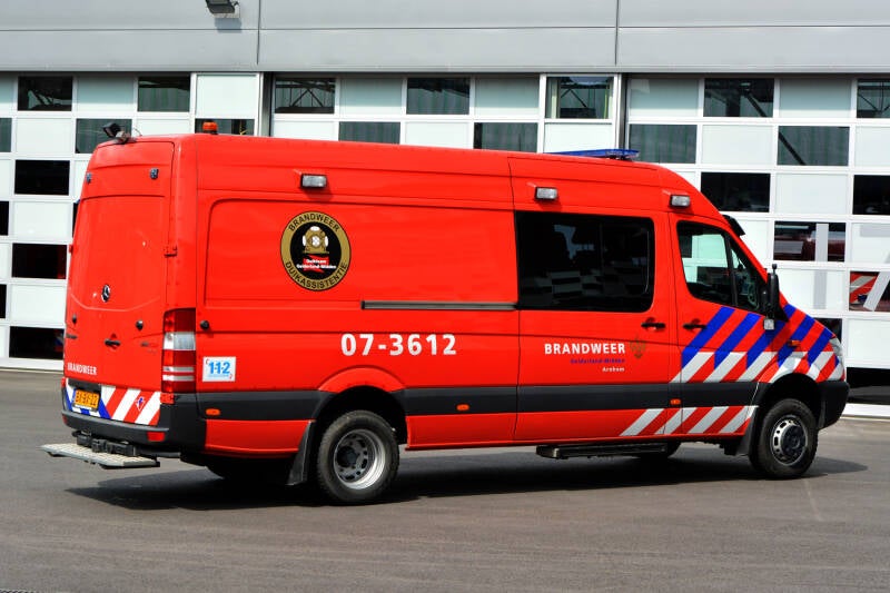 Kenteken: BX-BX-22 Roepnummer: 07-3612 Type voertuig: WO Merk &amp; Type: Mercedes Benz 515CDi37[Sprinter] Opbouw: Visser Bouwjaar: 2009 In dienst: 2009 Uit dienst: 2021 . Naar Arnhem Zuid
