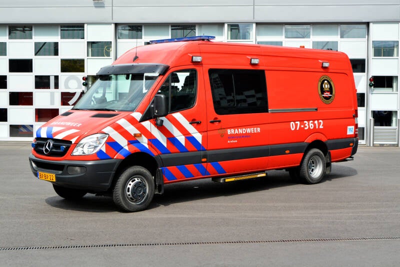 Kenteken: BX-BX-22 Roepnummer: 07-3612 Type voertuig: WO Merk &amp; Type: Mercedes Benz 515CDi37[Sprinter] Opbouw: Visser Bouwjaar: 2009 In dienst: 2009 Uit dienst: 2021 . Naar Arnhem Zuid