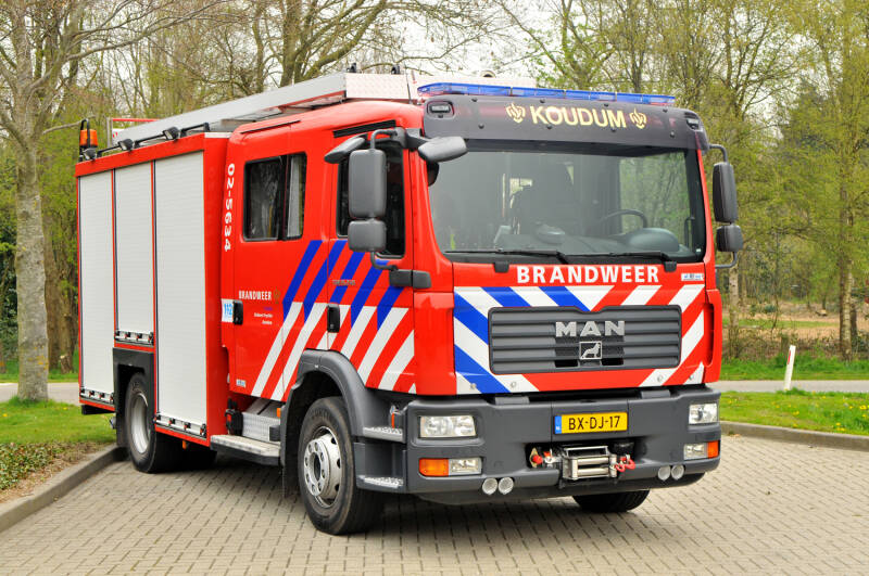 Kenteken: BX-DJ-17 Roepnummer: 02-5634 Type voertuig: TS7 LD3200 HD240 T1500 Merk &amp; Type: MAN 15.240BLF[TGM] Opbouw: HDS-Godiva Bouwjaar: 2009 In dienst: 2009 Uit dienst: