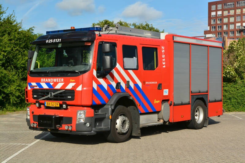 Kenteken: BX-GJ-39 Roepnummer: 25-341 > 25-5131 Type voertuig: TS7 LD3000 HD265 T1500 Merk &amp; Type: Volvo FE320 Opbouw: Ziegler Brandweertechniek Bouwjaar: 2009 In dienst: 2009 Uit dienst: 2019
